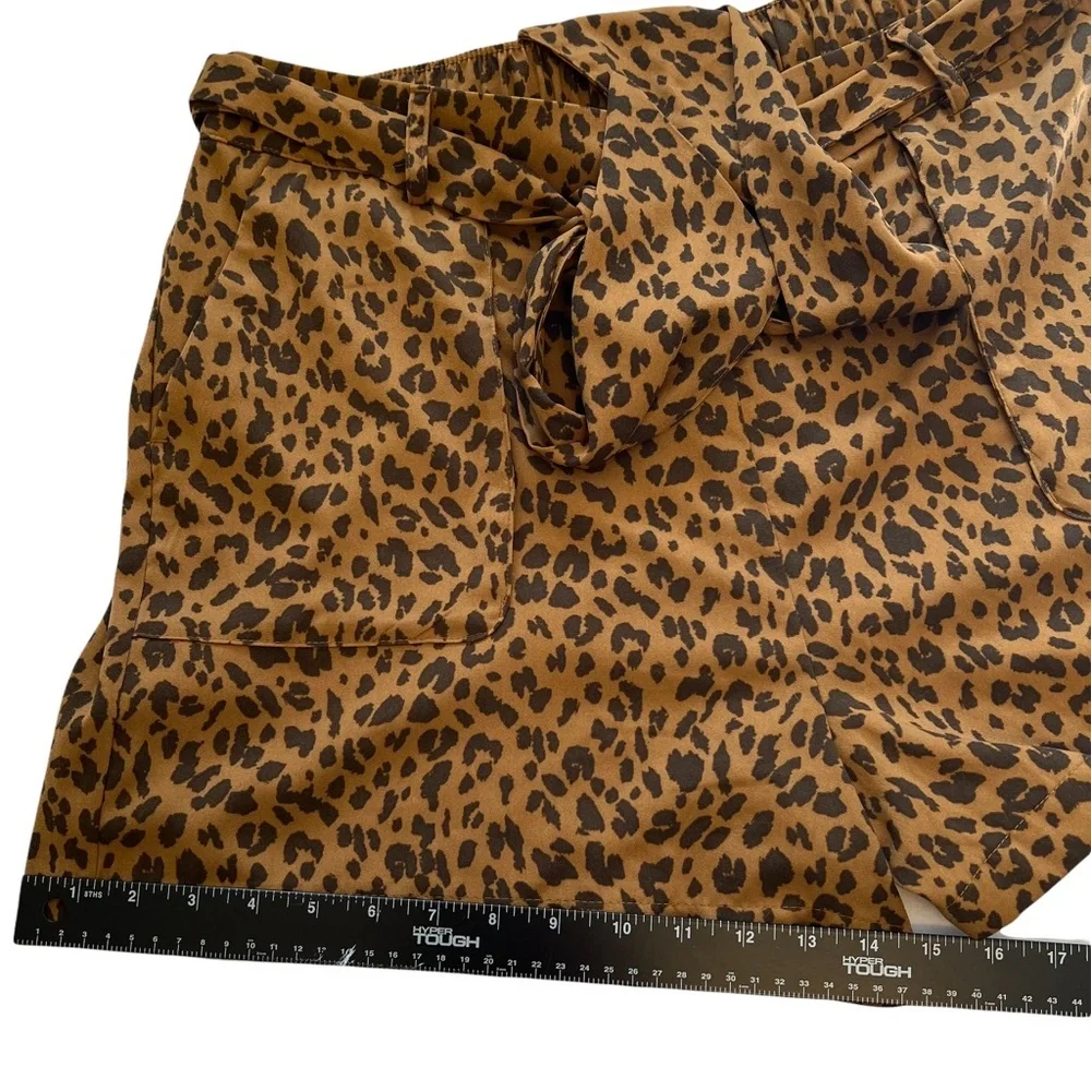 A New Day Woman’s Extra Large Leopard Print Shorts w/Matching Belt